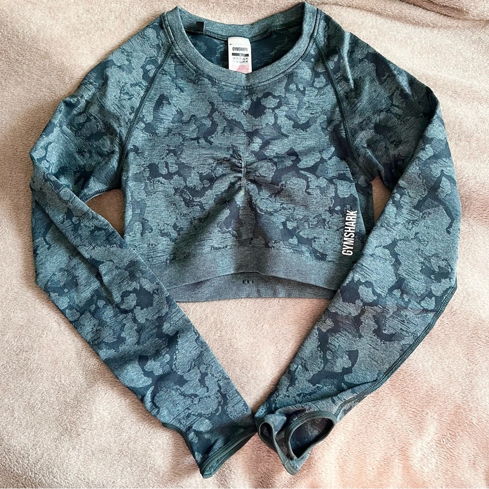 Gymshark Camo Adapt Crop Top in Obsidian Green
